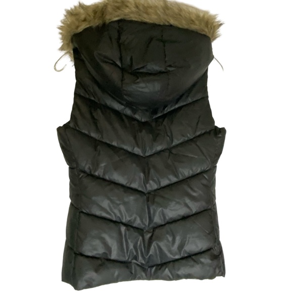 Gap Womens Black Faux Fur Lined Hooded Zip Up Puffer Vest. Sz- XS - Picture 2 of 13